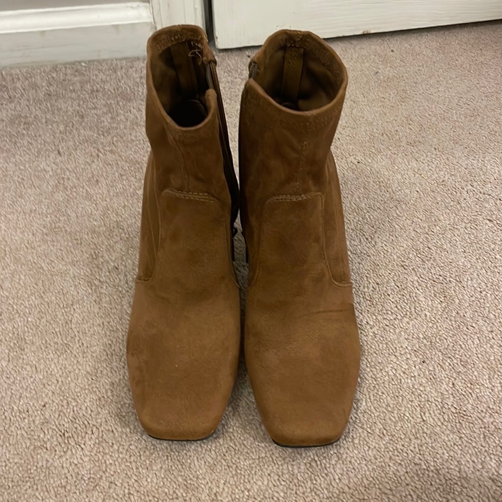 Cute brown boots. Almost new. Excellent condition